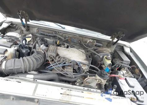 1999 Ford Explorer Eddie Bauer/Limited/Xlt from USA, damaged, VIN 1FMZU35P4XZA12866